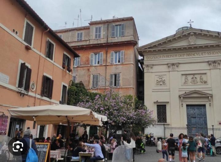 Central Apartment In Trastevere Rome Exterior photo